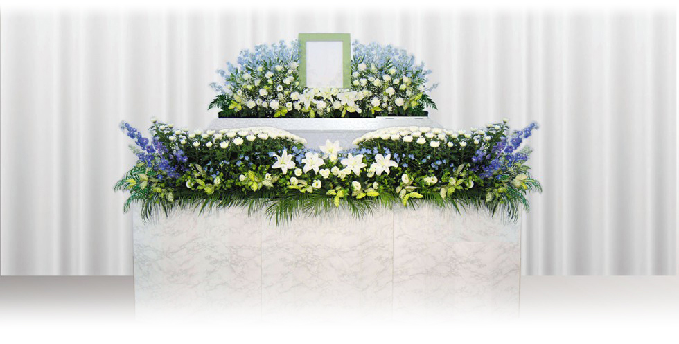 美しい季節の花を使った祭壇です。低価格帯でリーズナブルなプラン
