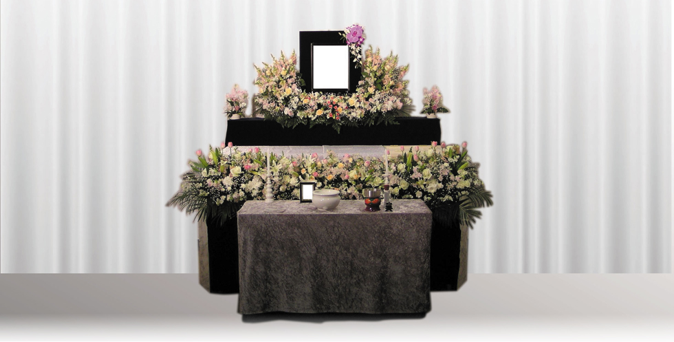 花で飾る花祭壇も、東都博善社なら適正価格でご提供できます